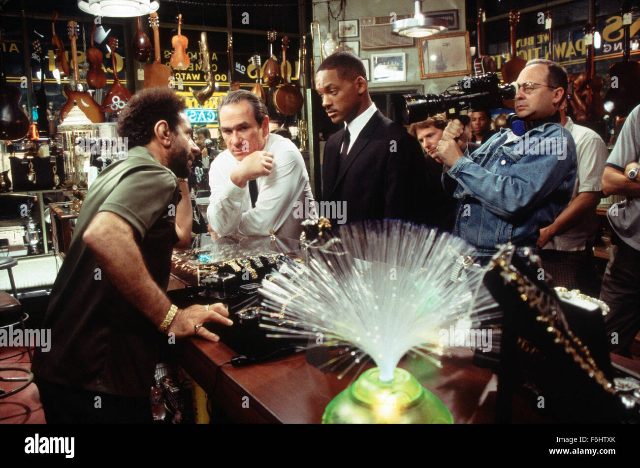 Jun 26, 2002; Los Angeles, CA, USA; Movie still from the Amblin Entertainment movie 'Men in Black II' starring WILL SMITH as Agent J (R) TOMMY LEE JONES as Agent K (C) and TONY SHALHOUB as Jeebs (L)..  (Credit Image: Auto Images) Stock Photo