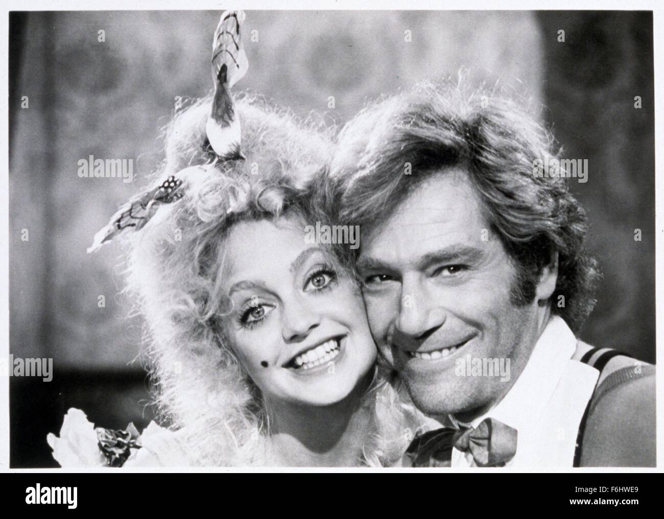 1976, Film Title: DUCHESS AND THE DIRTWATER FOX, Director: MELVIN FRANK, Studio: FOX, Pictured: MELVIN FRANK, GOLDIE HAWN, GEORGE SEGAL, COUPLE, SMILING, INTIMATE, ROMANCE. (Credit Image: SNAP) Stock Photo