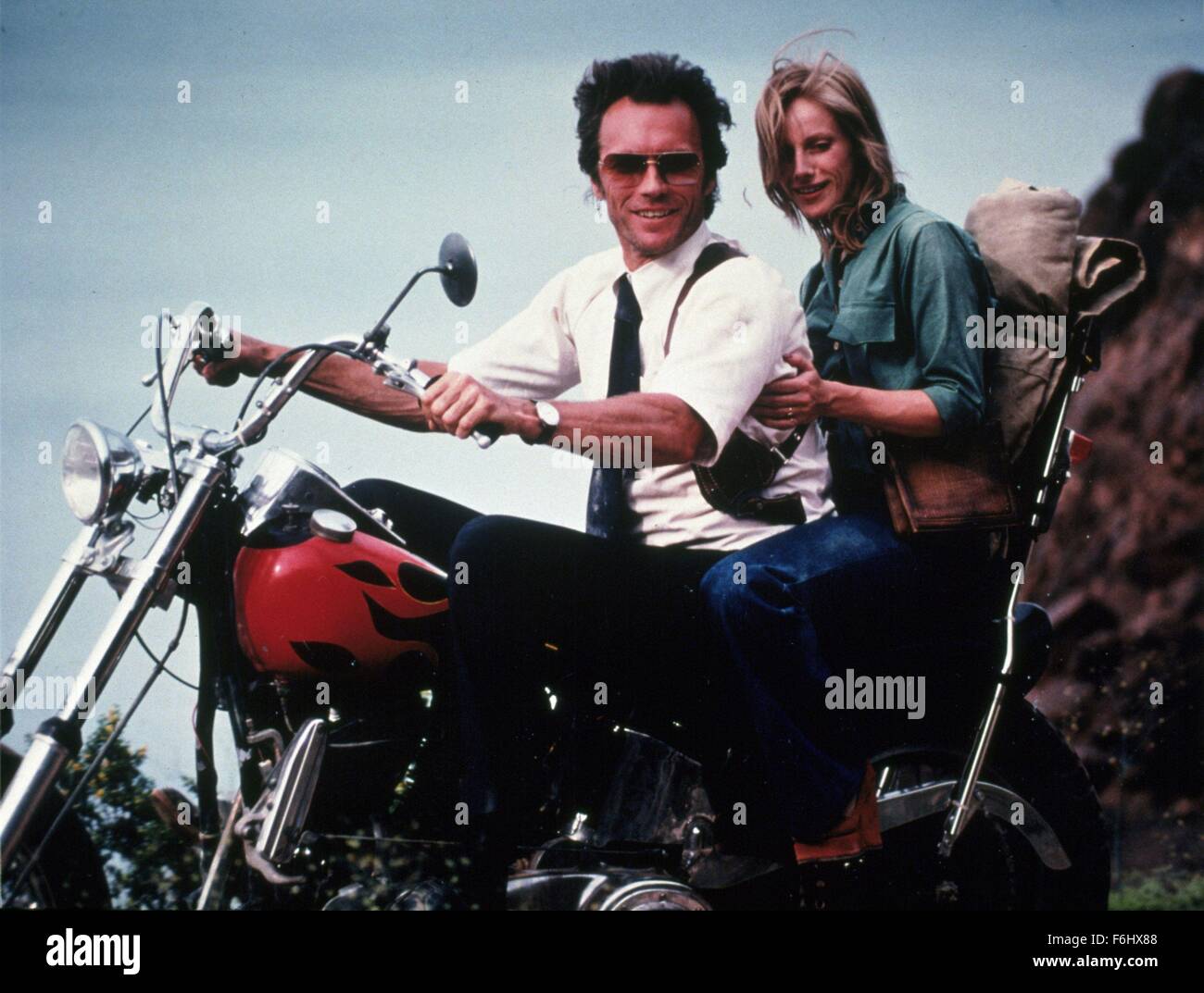 1975 Film Title Gauntlet Pictured Clint Eastwood Sondra Locke Motorcycle Credit Image Snap Stock Photo Alamy