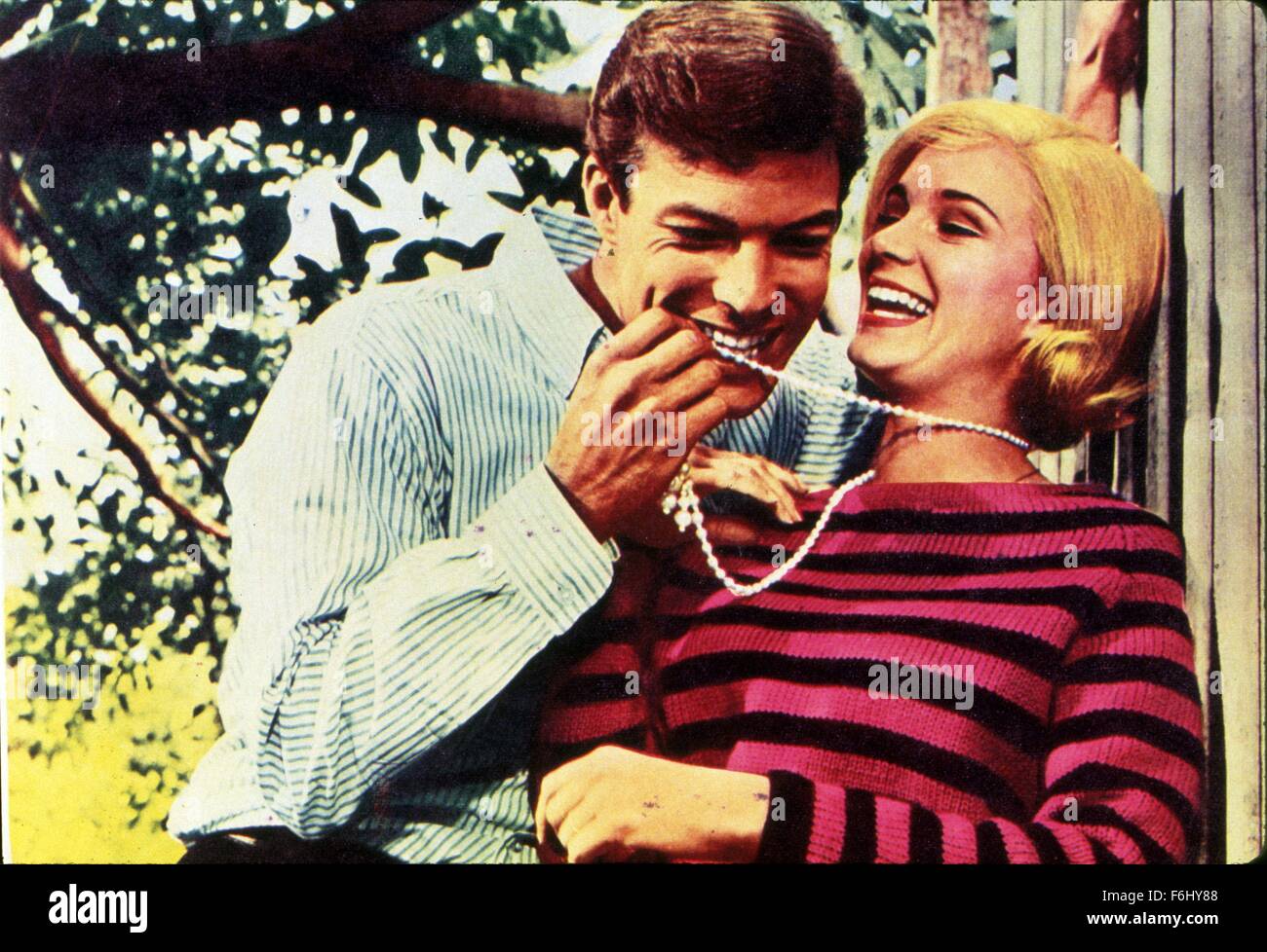 1965, Film Title: JOY IN THE MORNING, Director: ALEX SEGAL, Studio: MGM, Pictured: RICHARD CHAMBERLAIN, YVETTE MIMIEUX. (Credit Image: SNAP) Stock Photo