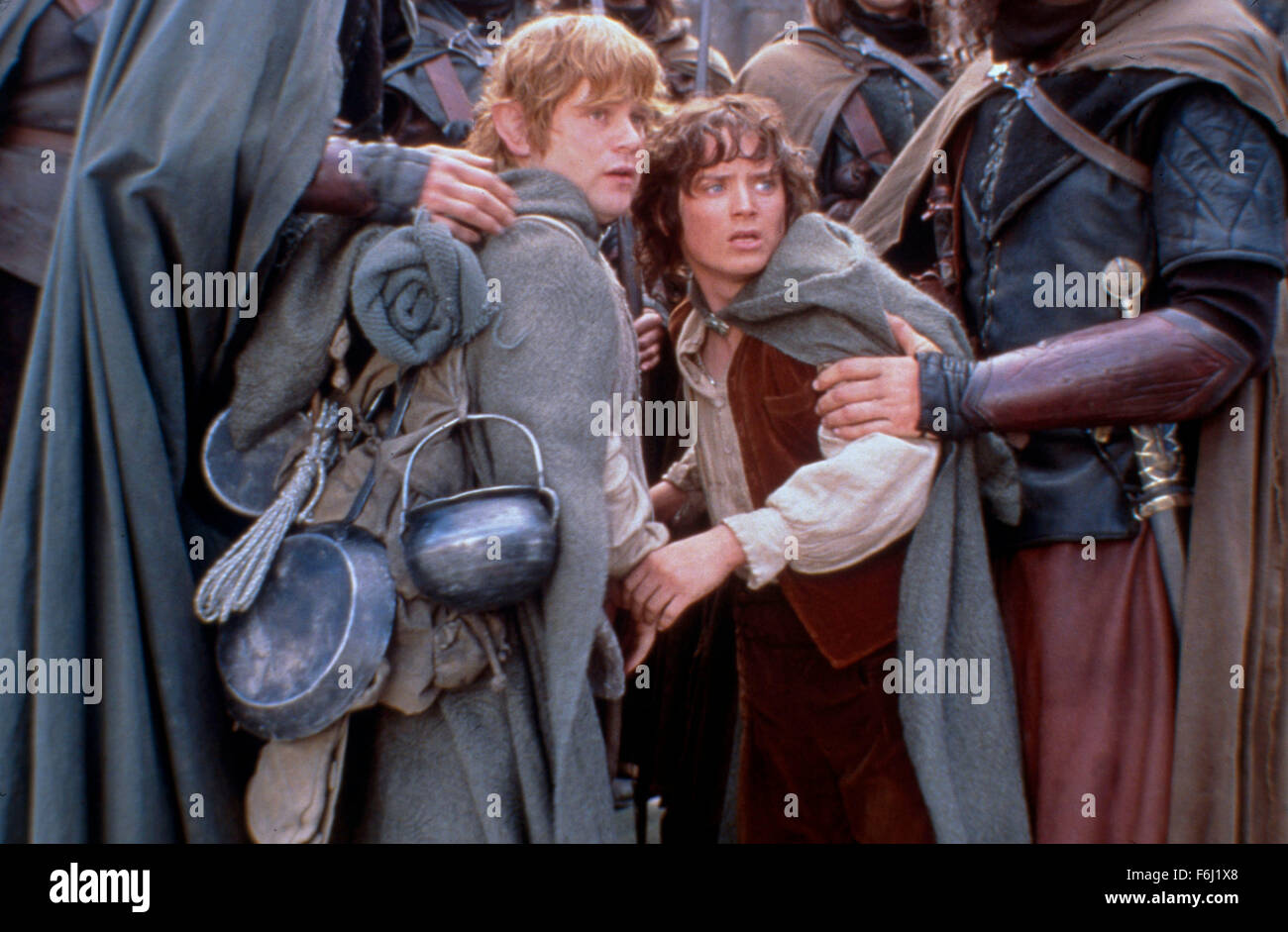 Nov 04, 2002; Queenstown, New Zealand; ELIJAH WOOD and SEAN ASTIN star as Frodo Baggins and Samwise 'Sam' Gamgee in the fantasy adventure 'The Lord of the Rings; The Two Towers' directed by Peter Jackson. Stock Photo