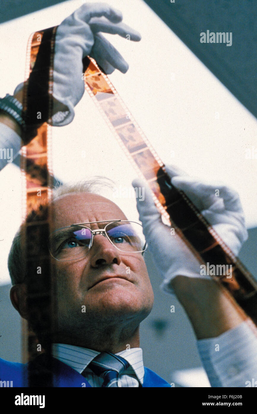 Aug 21, 2002; Los Angeles, CA, USA; Moviestill from 'One Hour Photo' starrring as ROBIN WILLIAMS as Seymour Parrish. Written and directed by Mark Romanek..  (Credit Image: Auto Images) Stock Photo