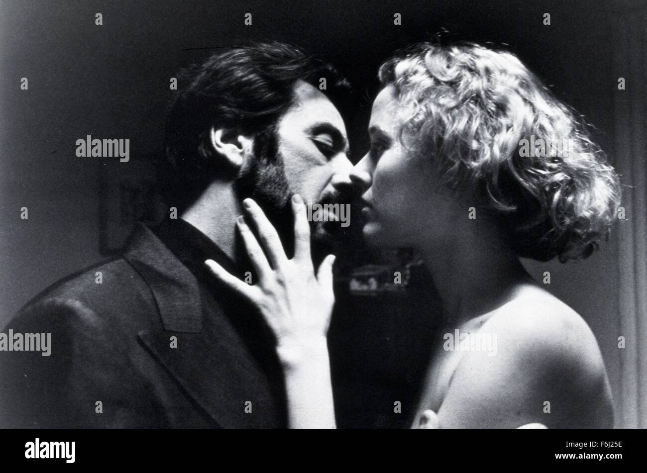 1993, Film Title: CARLITO'S WAY, Director: BRIAN DE PALMA, Studio: UNIV, Pictured: BRIAN DE PALMA, KISSING, PENELOPE ANN MILLER, AL PACINO. (Credit Image: SNAP) Stock Photo