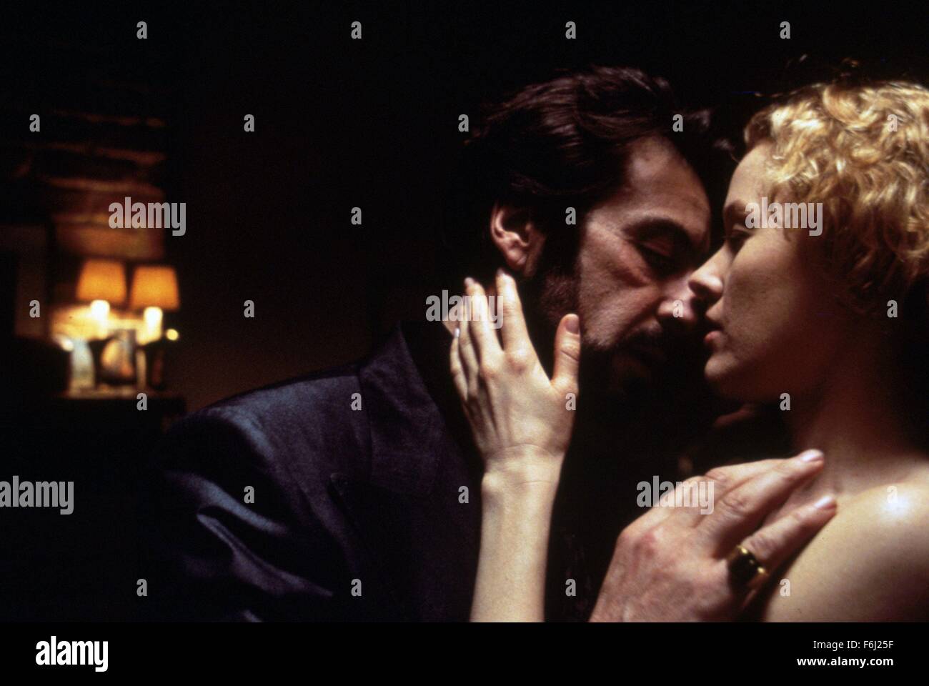 1993, Film Title: CARLITO'S WAY, Director: BRIAN DE PALMA, Studio: UNIV, Pictured: BRIAN DE PALMA, PENELOPE ANN MILLER, AL PACINO. (Credit Image: SNAP) Stock Photo