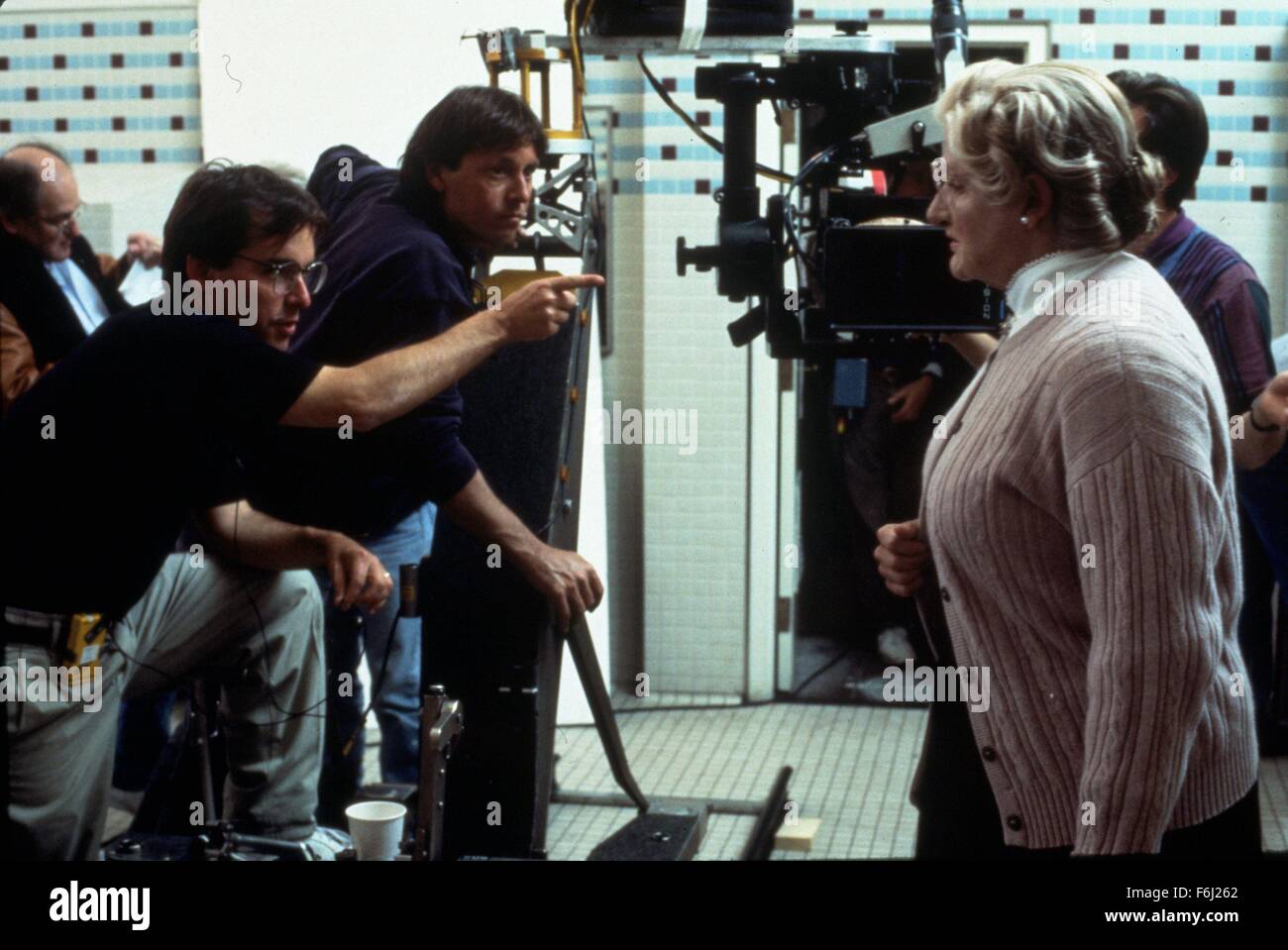 1993, Film Title: MRS. DOUBTFIRE, Director: CHRIS COLUMBUS, Studio: FOX, Pictured: CHRIS COLUMBUS. (Credit Image: SNAP) Stock Photo