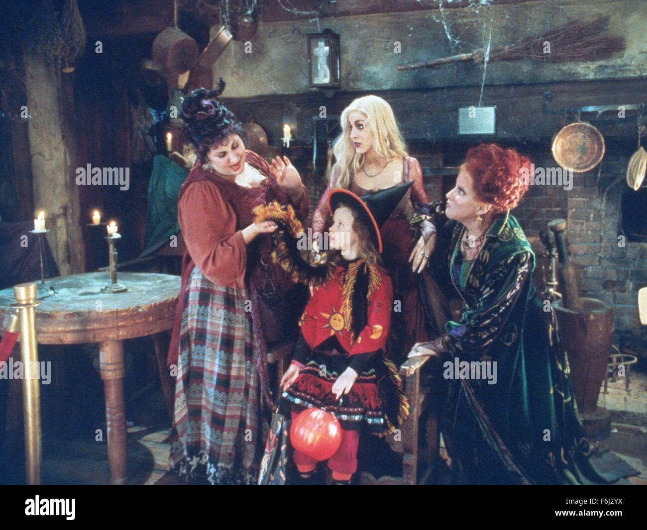 1993, Film Title: HOCUS POCUS, Director: KENNY ORTEGA, Studio: BUENA VISTA, Pictured: THORA BIRCH, BETTE MIDLER, KATHY NAJIMY, KENNY ORTEGA. (Credit Image: SNAP) Stock Photo