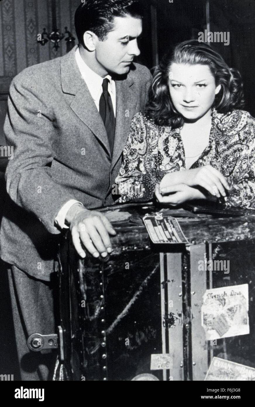 1946, Film Title: RAZOR'S EDGE, Director: ROUBEN MAMOULIAN, Studio: FOX, Pictured: ANNE BAXTER, ROUBEN MAMOULIAN. (Credit Image: SNAP) Stock Photo