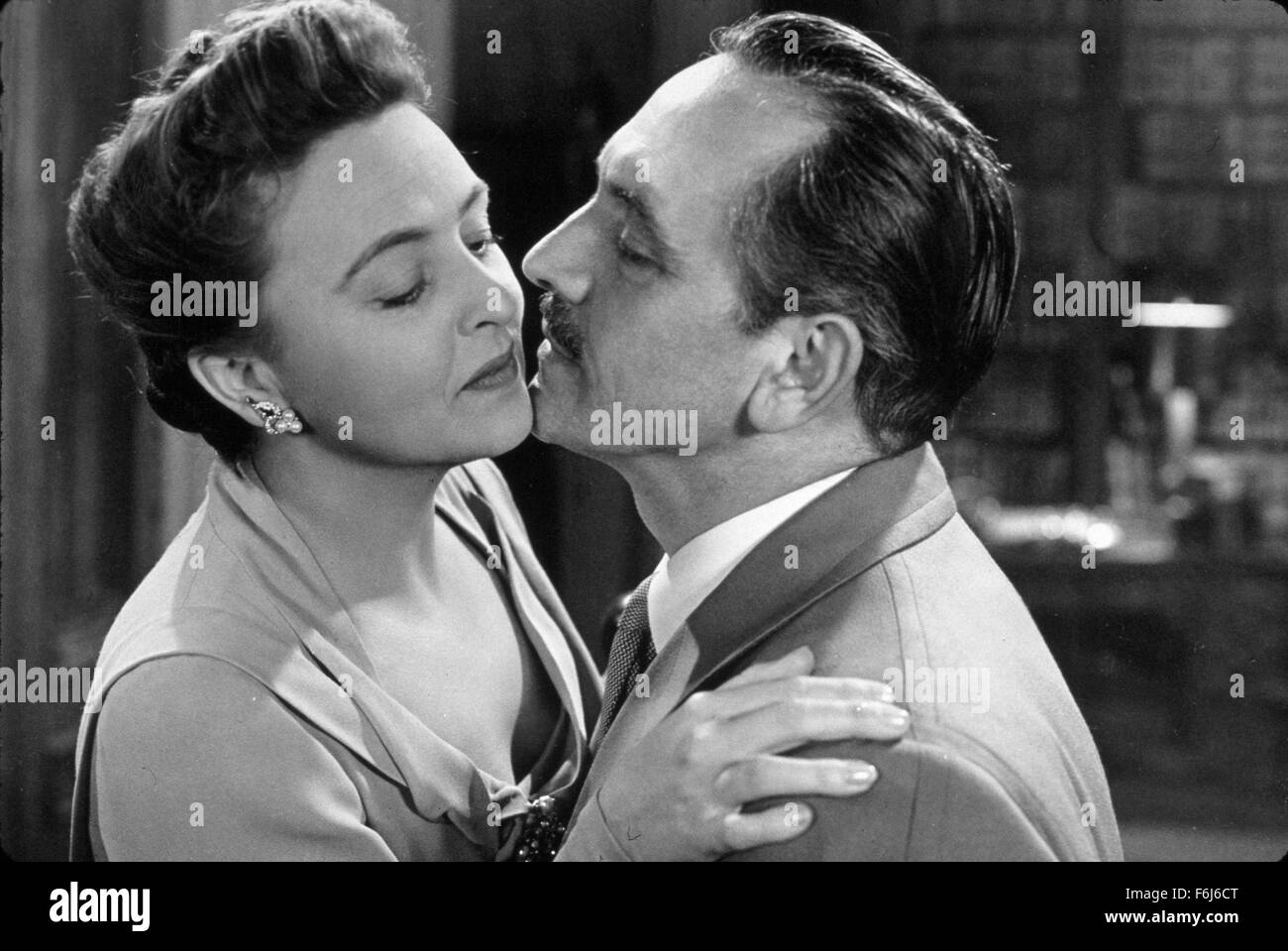 1948, Film Title: ACT OF MURDER, Director: MICHAEL GORDON, Studio: UNIV, Pictured: FLORENCE ELDRIDGE, MICHAEL GORDON. (Credit Image: SNAP) Stock Photo