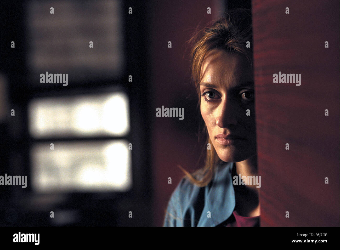 Solaris 2002 natascha mcelhone hi-res stock photography and images - Alamy