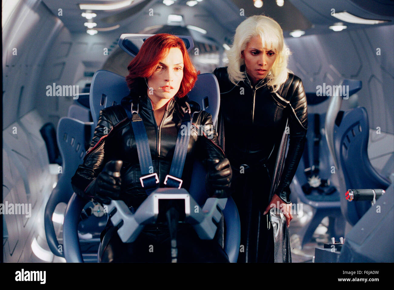 Halle berry x men x2 2003 hi-res stock photography and images - Alamy