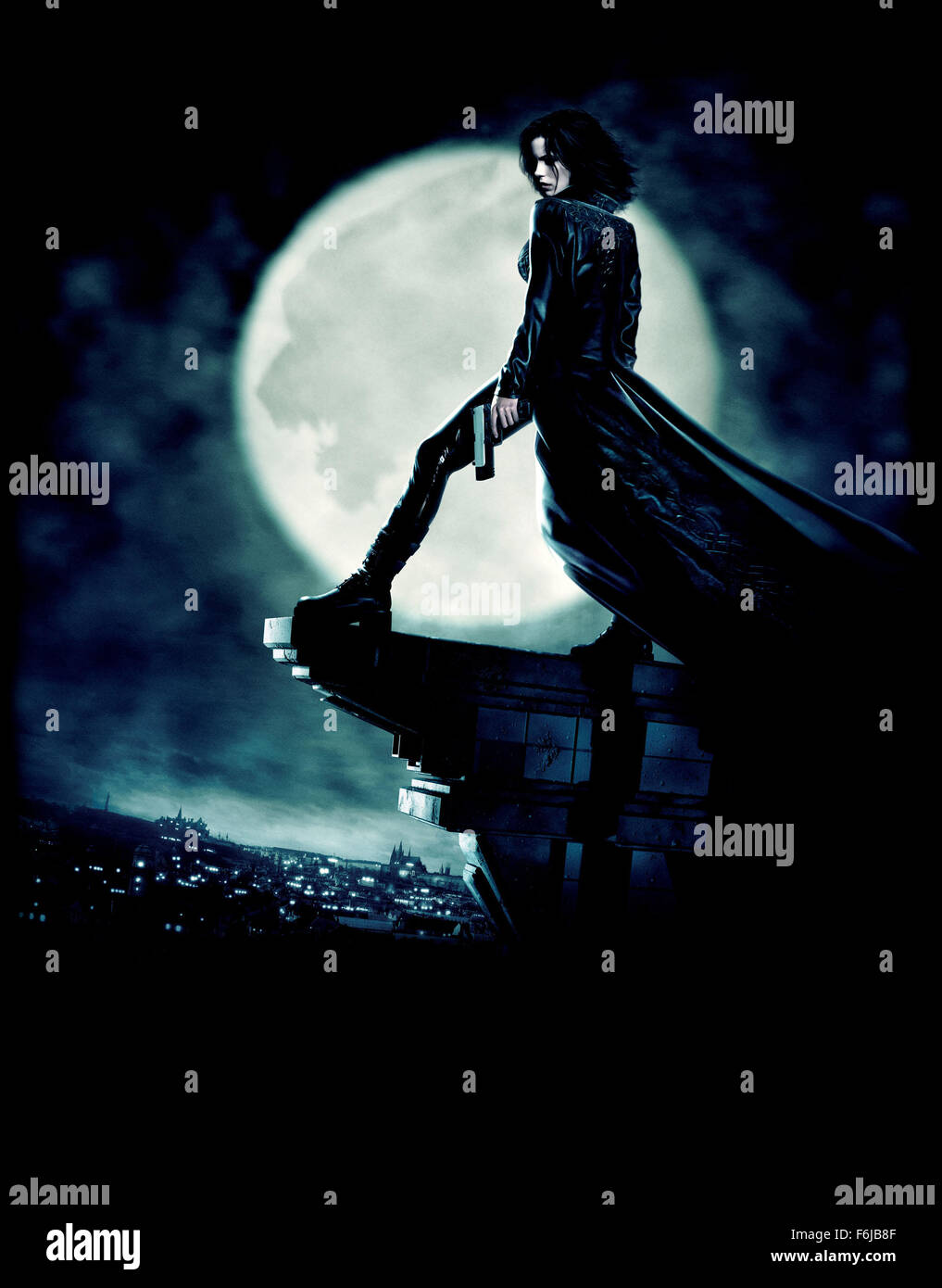 Kate beckinsale poster as selene film title underworld hi-res stock  photography and images - Alamy, image size:1017x1390
