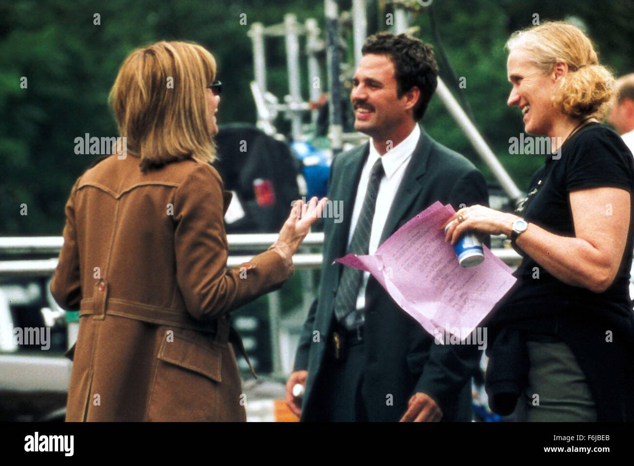 Jul 19, 2003; Hollywood, CA, USA; MEG RYAN and MARK RUFFALO going over a scene with director JANE CAMPION for the thrilling crime mystery 'In the Cut.' Stock Photo