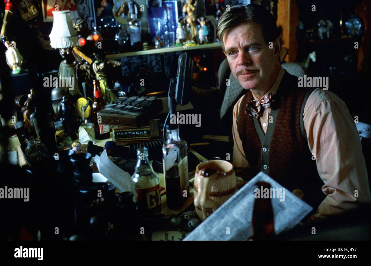 Jul 22, 2003; Hollywood, CA, USA; WILLIAM MH. MACY as Tick Tock McGlaughlin in the drama ''Seabiscuit'' directed by Gary Ross. Stock Photo