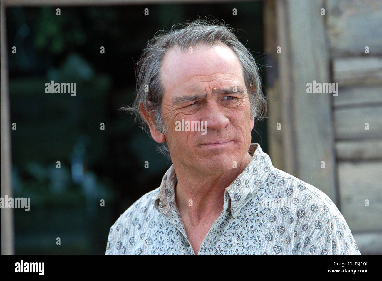 Томми ли джонс. Томми ли джонс в главной роли. Томми ли джонс сейчас 2023. Сансет лимитед фильм поезд. Томми ли джонс.