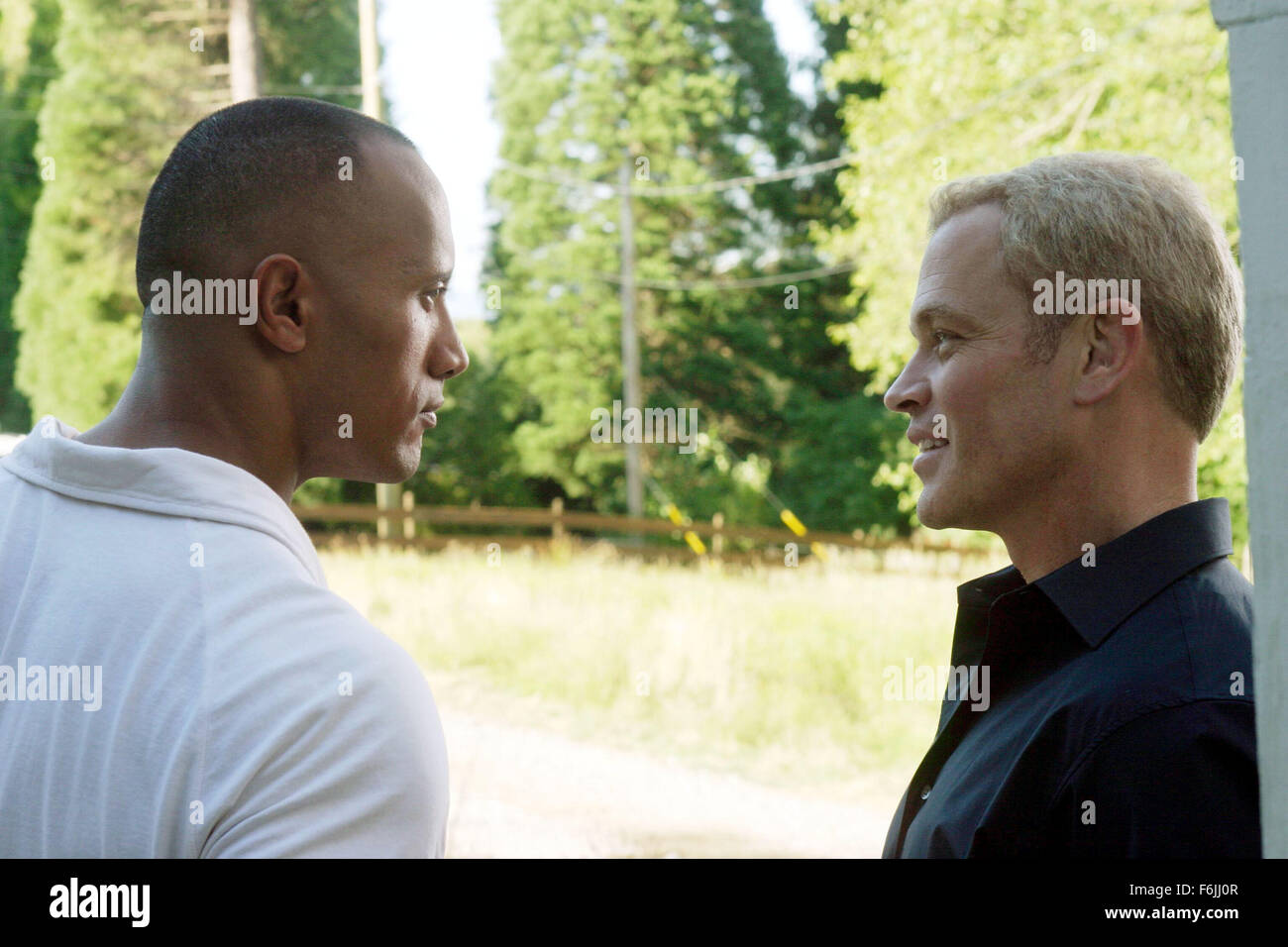 Rock neal mcdonough walking tall hi-res stock photography and images - Alamy