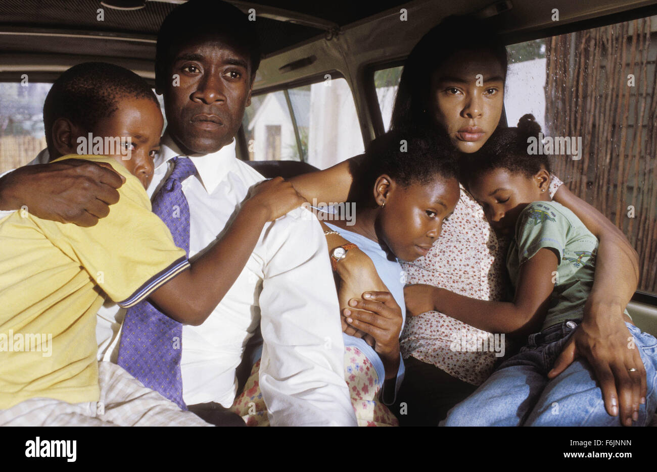 Don cheadle hotel rwanda hi-res stock photography and images - Alamy
