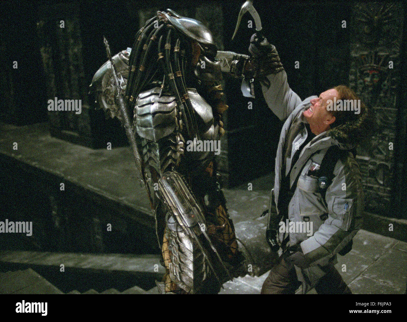 Aliens vs predator 2 hi-res stock photography and images - Alamy