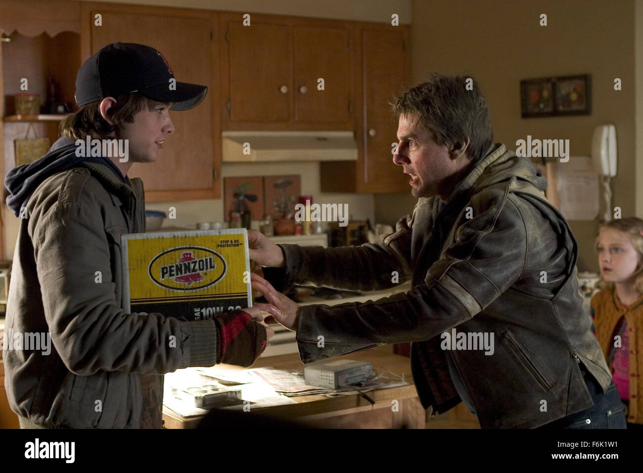 Justin chatwin war worlds 2005 hi-res stock photography and images - Alamy