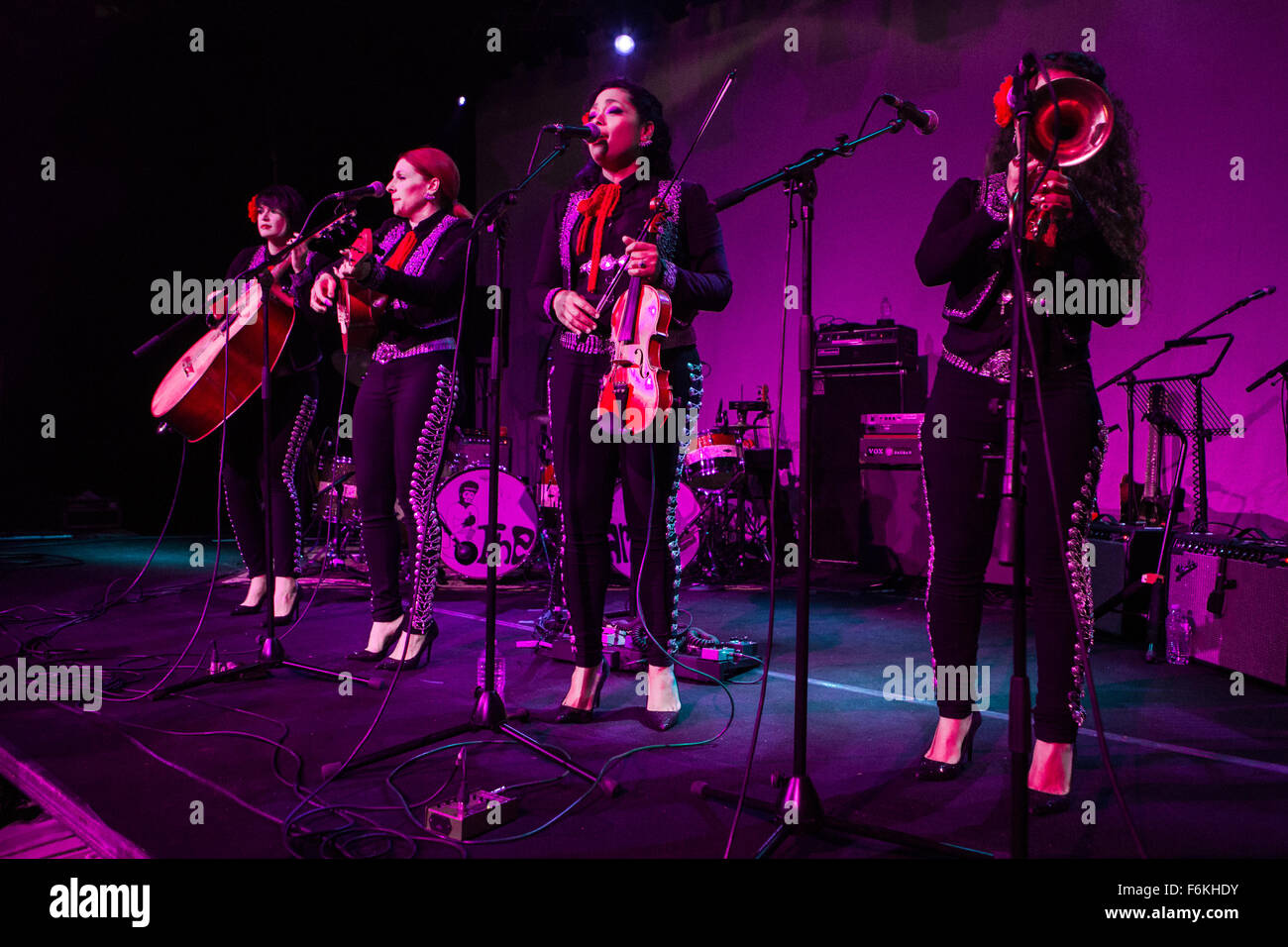 Live mariachi band hires stock photography and images Alamy