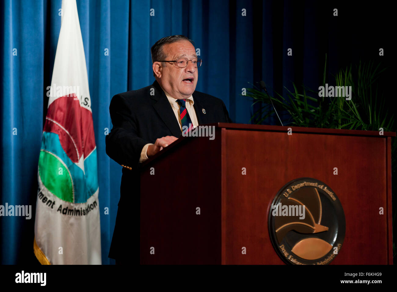 Washington DC, USA. 17th Nov, 2015. Dr. Theodore J. Cicero Professor of Psychiatry at Washington University and Dr. William S, Jacobs, Chief of Addiction Medicine at the Medical College of Georgia speak on Opiate misuse, overdose and addiction at the Drug Enforcement Agency (DEA) headquarters. Credit:  B Christopher/Alamy Live News Stock Photo