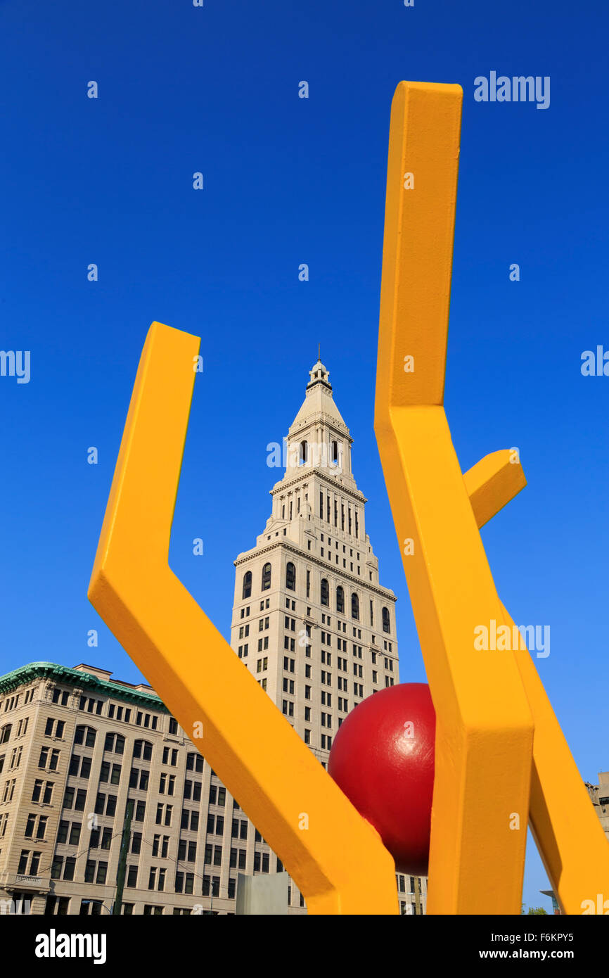Bushnell Sculpture Garden & Travelers Tower, Hartford, Connecticut, USA