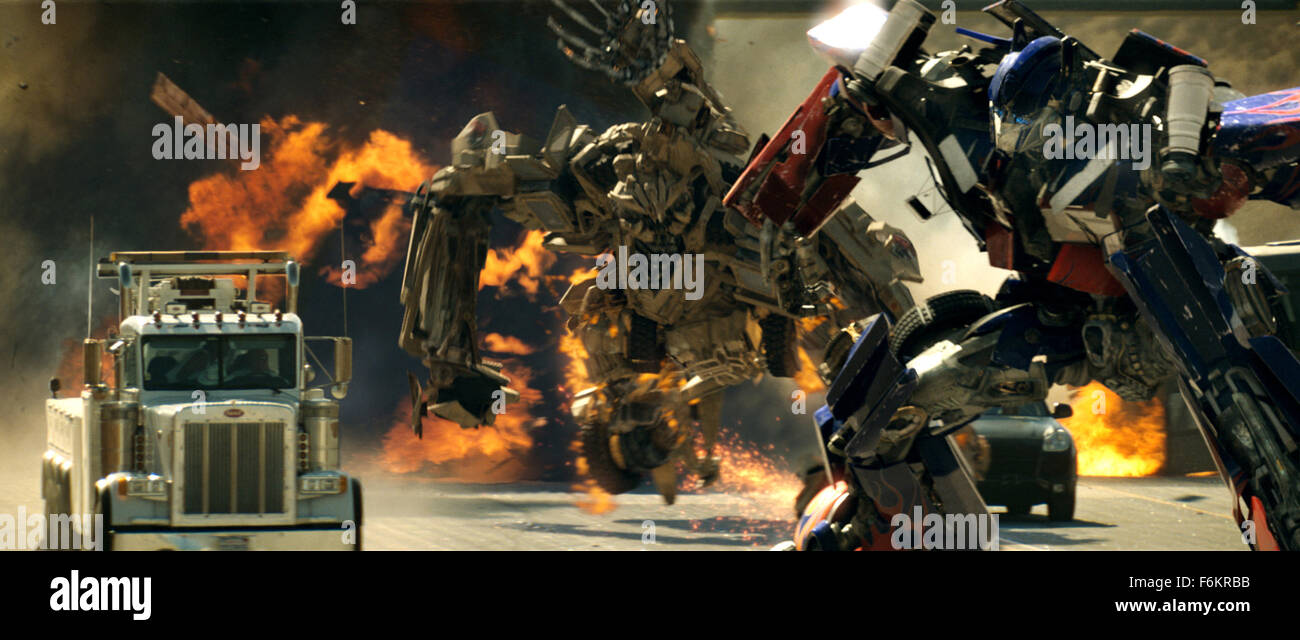 Optimus prime transformers 2007 hires stock photography and images Alamy