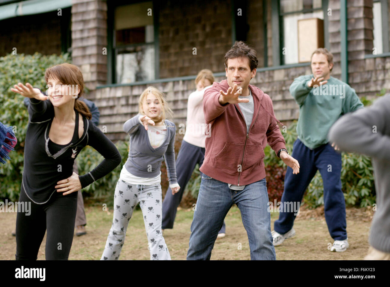 RELEASE DATE: October 2007. MOVIE TITLE: Dan in Real Life. STUDIO: Touchstone Pictures. PLOT: A widower finds out the woman he fell in love with is his brother's girlfriend. PICTURED: (L-R) JULIETTE BINOCHE, BRITTANY ROBERTSON, STEVE CARELL as Dan, NORBERT LEO BUTZ. Stock Photo