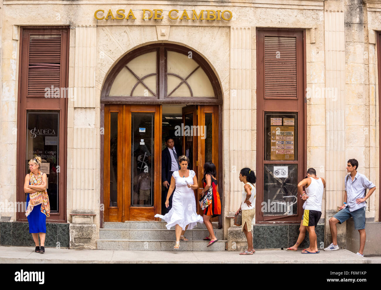 Money Exchange, queues in front of a Cuban bank, Money Exchange, Currency Exchange, Bankhaus, Waiting, Queue, patience Stock Photo