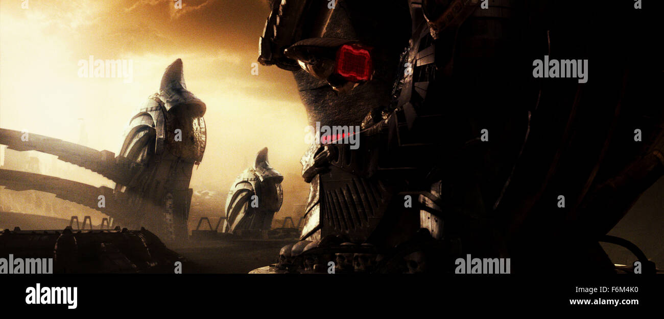 Alien vs predator requiem hi-res stock photography and images - Alamy