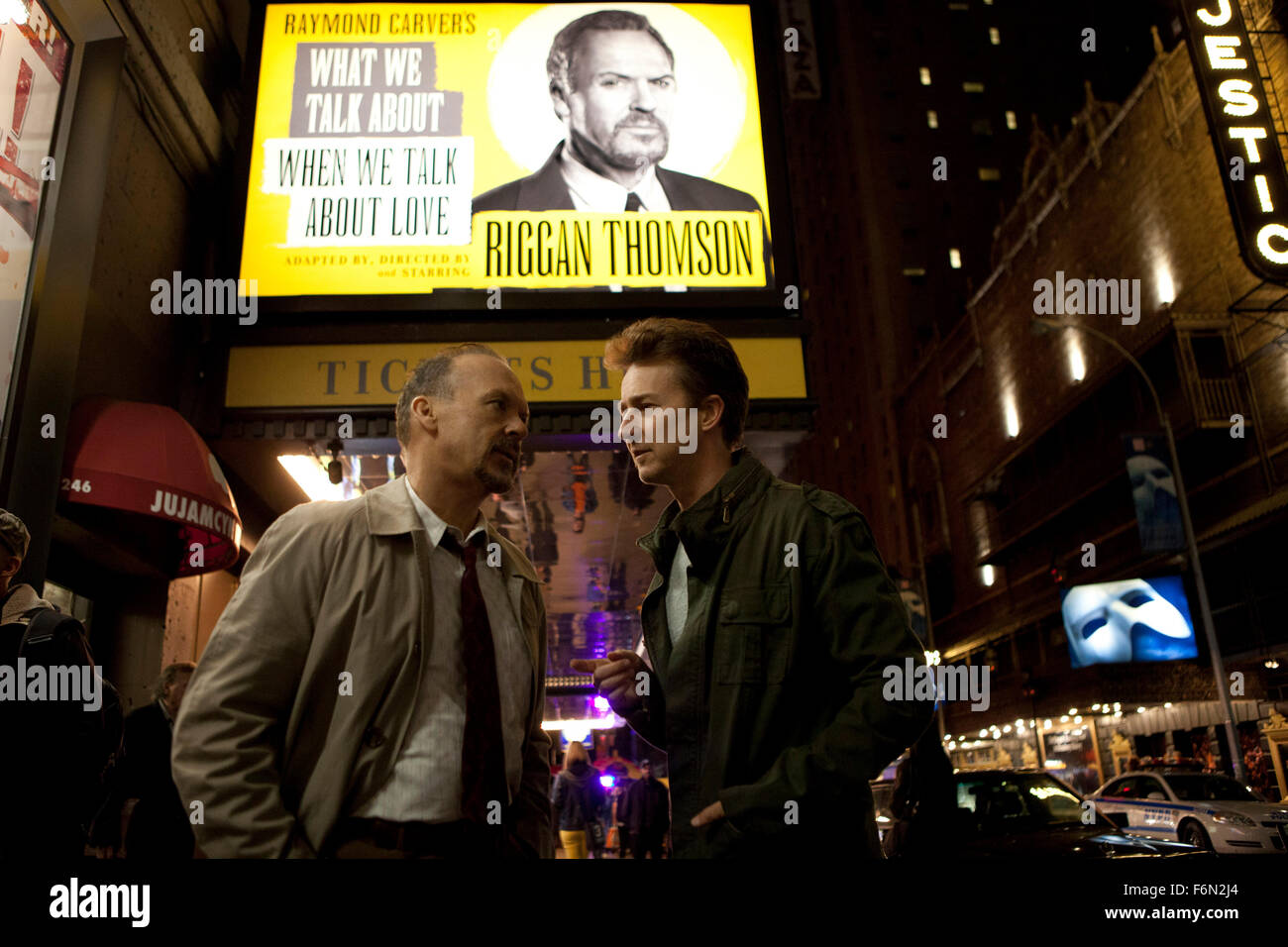 RELEASE DATE: October 17, 2014 TITLE: Birdman STUDIO: Fox Searchlight Films DIRECTOR: Alejandro Gonzalez Inarritu PLOT: A washed-up actor who once played an iconic superhero must overcome his ego and family trouble as he mounts a Broadway play in a bid to reclaim his past glory PICTURED: MICHAEL KEATON as Riggan Thomson and EDWARD NORTON  (Credit: c Fox Searchlight Films/Entertainment Pictures) Stock Photo