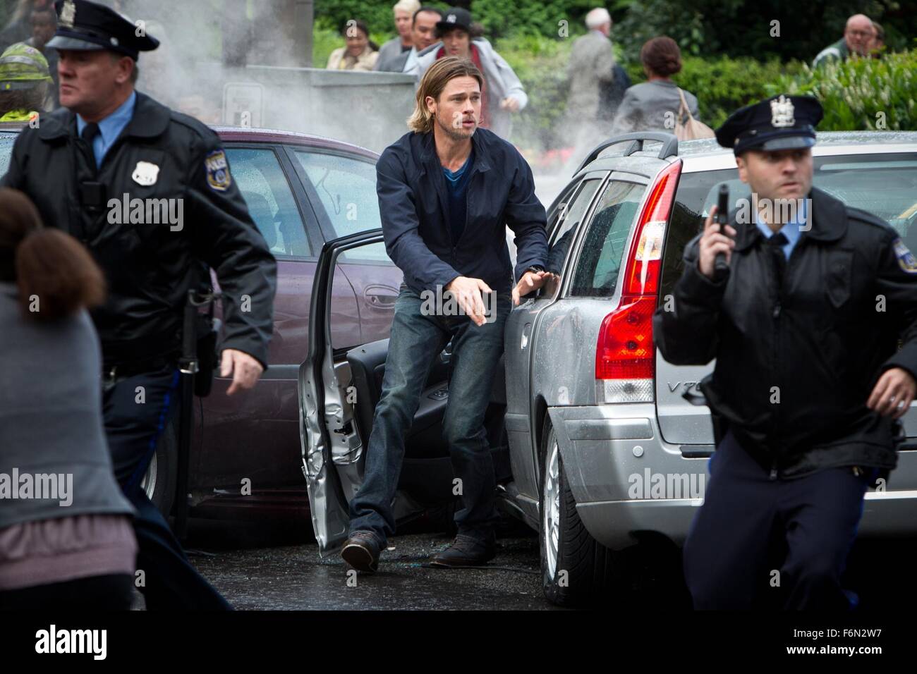 RELEASE DATE: June 21, 2013 TITLE: World War Z STUDIO: Paramount Pictures DIRECTOR: Marc Forster. PLOT: A U.N. employee is racing against time and fate, as he travels the world trying to stop the outbreak of a deadly Zombie pandemic PICTURED: BRAD PITT as Gerry Lane (Credit: c Plan B Entertainment/Entertainment Pictures) Stock Photo