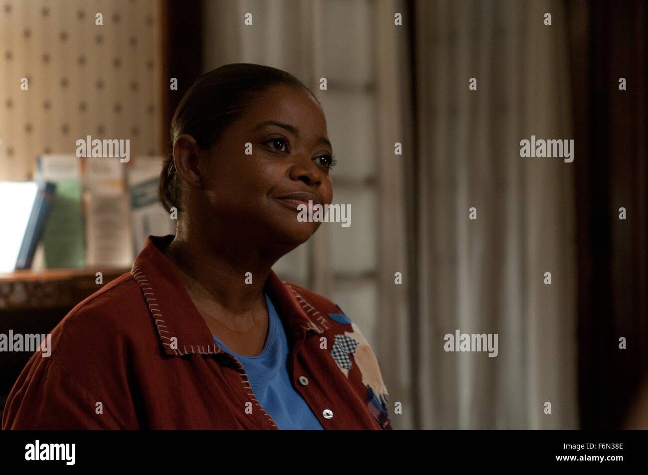 RELEASE DATE: January 22, 2012 MOVIE TITLE: Smashed aka Lioma STUDIO: Sony Pictures Classics DIRECTOR: James Ponsoldt PLOT: A married couple whose bond is built on a mutual love of alcohol gets their relationship put to the test when the wife decides to get sober. PICTURED: OCTAVIA SPENCER as Jenny (Credit Image: c Sony Pictures Classics/Entertainment Pictures) Stock Photo
