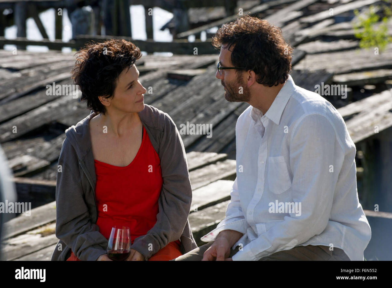 April 22, 2014 - Hollywood, U.S. - WORDS AND PICTURES (2013)..JULIETTE BINOCHE..CLIVE OWEN..FRED SCHEPISI (DIR)..Credit: Moviestore Collection/face to face..- Editorial use only  (Credit Image: c face to face/Entertainment Pictures) Stock Photo