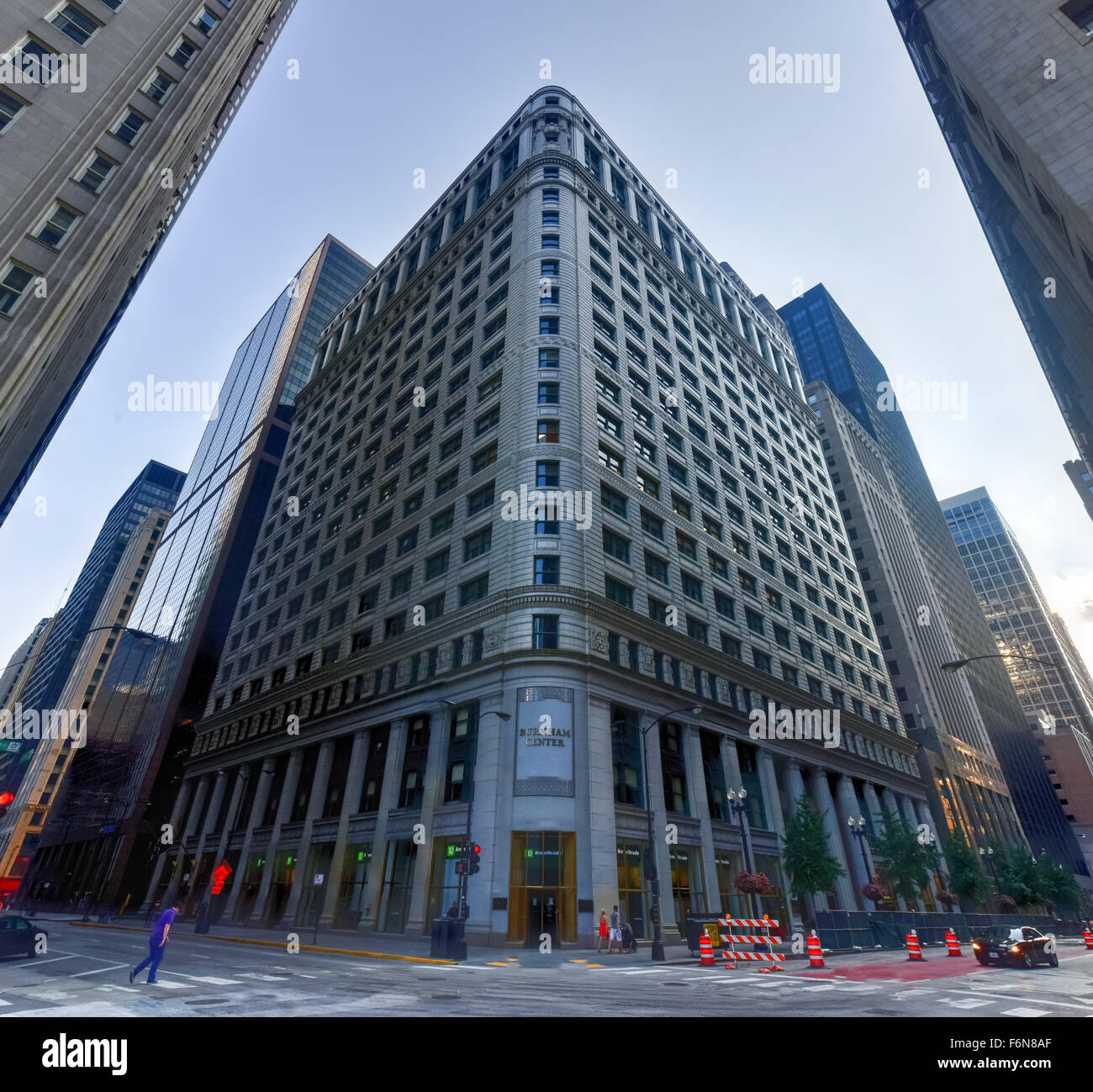 Chicago title trust building hi-res stock photography and images - Alamy