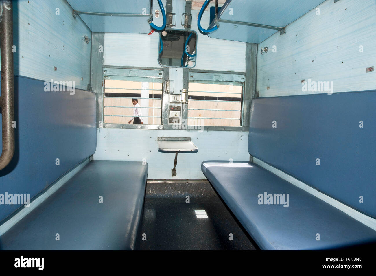 Interior sleeper train hi-res stock photography and images - Alamy