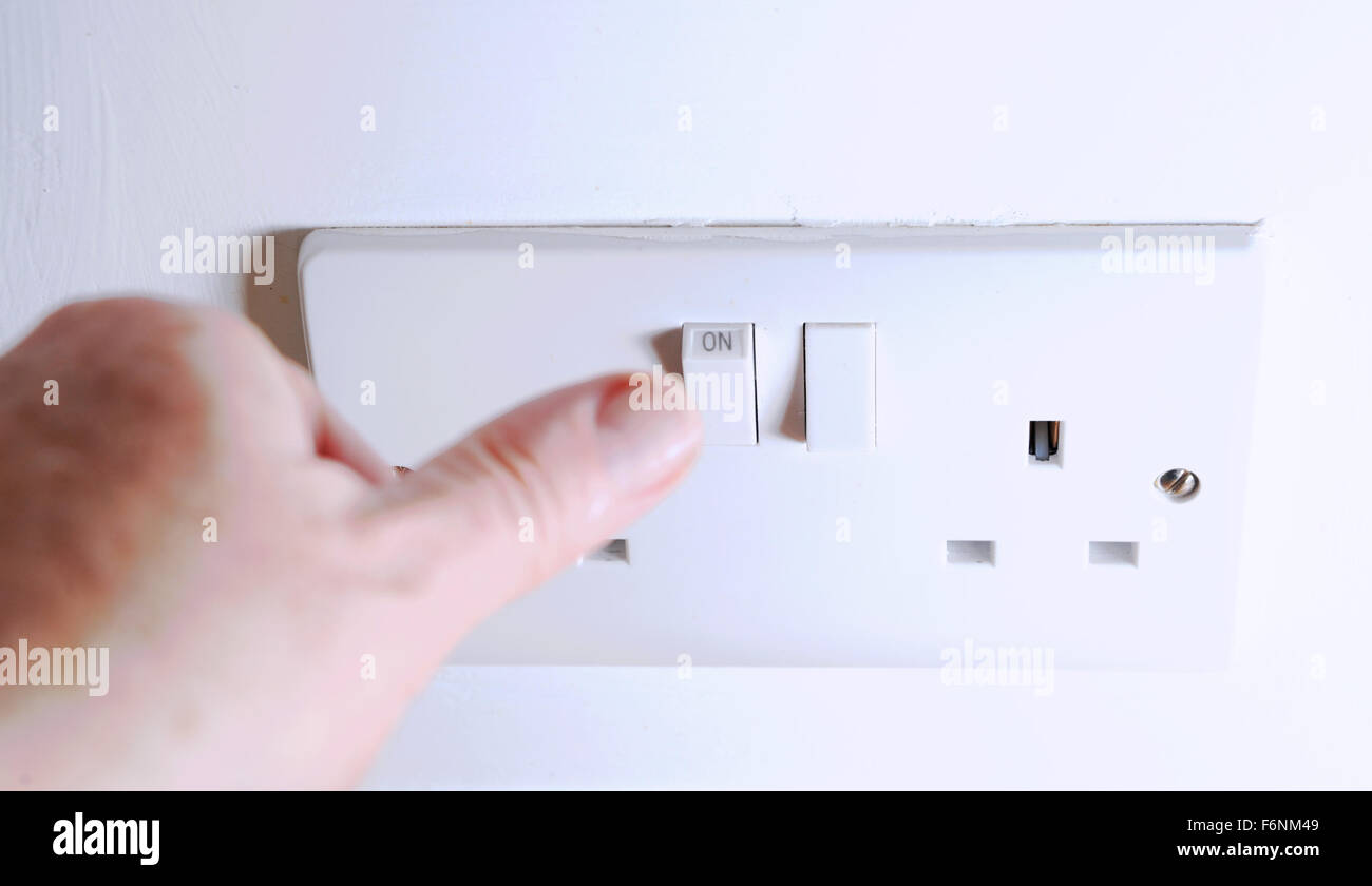 British standard 3 pin plugs and sockets for domestic household use