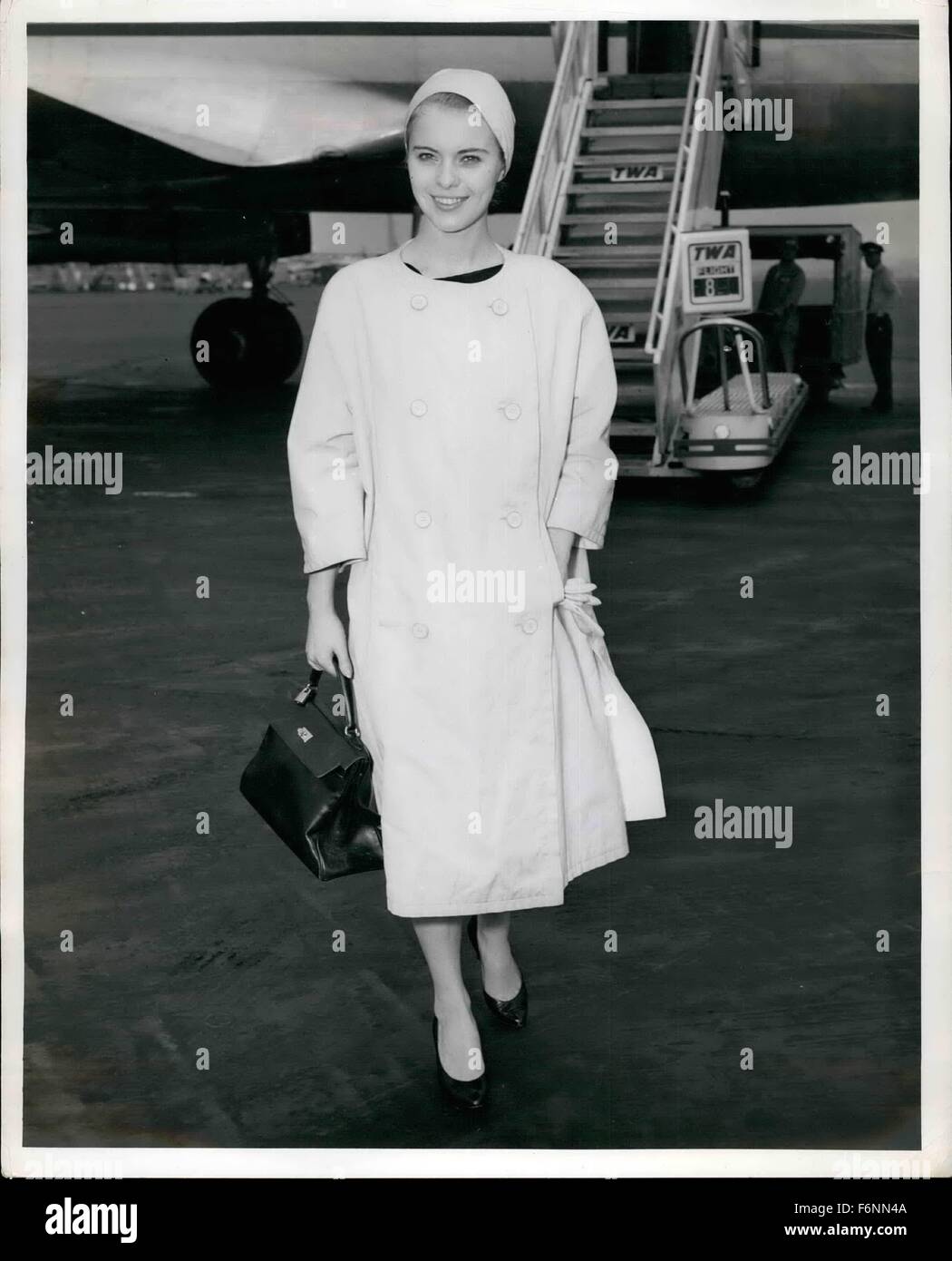 1961 - Idlewild Airport, N.Y.,: Jean Seberg, star of the movie version of George Bernard Shaw's ''Saint Joan'' arrives here this morning via TWA from Los Angeles. She's here to prepare for the Broadway opening of the Picture on June 26. © Keystone Pictures USA/ZUMAPRESS.com/Alamy Live News Stock Photo