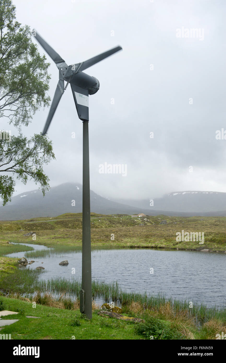 A power generating wind turbine at the Loch Ossain, Oisein, Youth Hostel on Rannock Moor part of the Corrour Estate Stock Photo