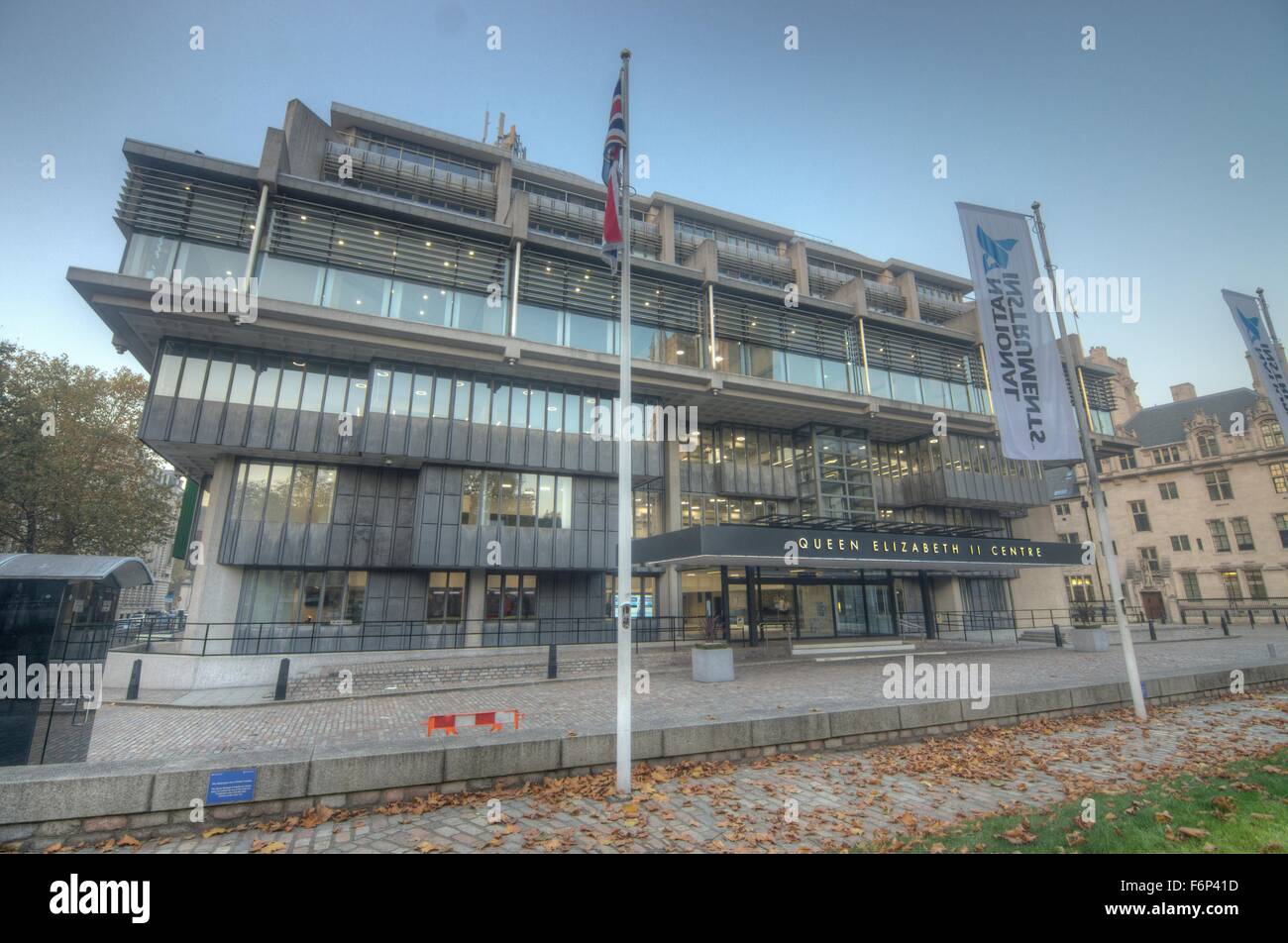 Queen Elizabeth II conference centre. Modern architecture Stock Photo Alamy