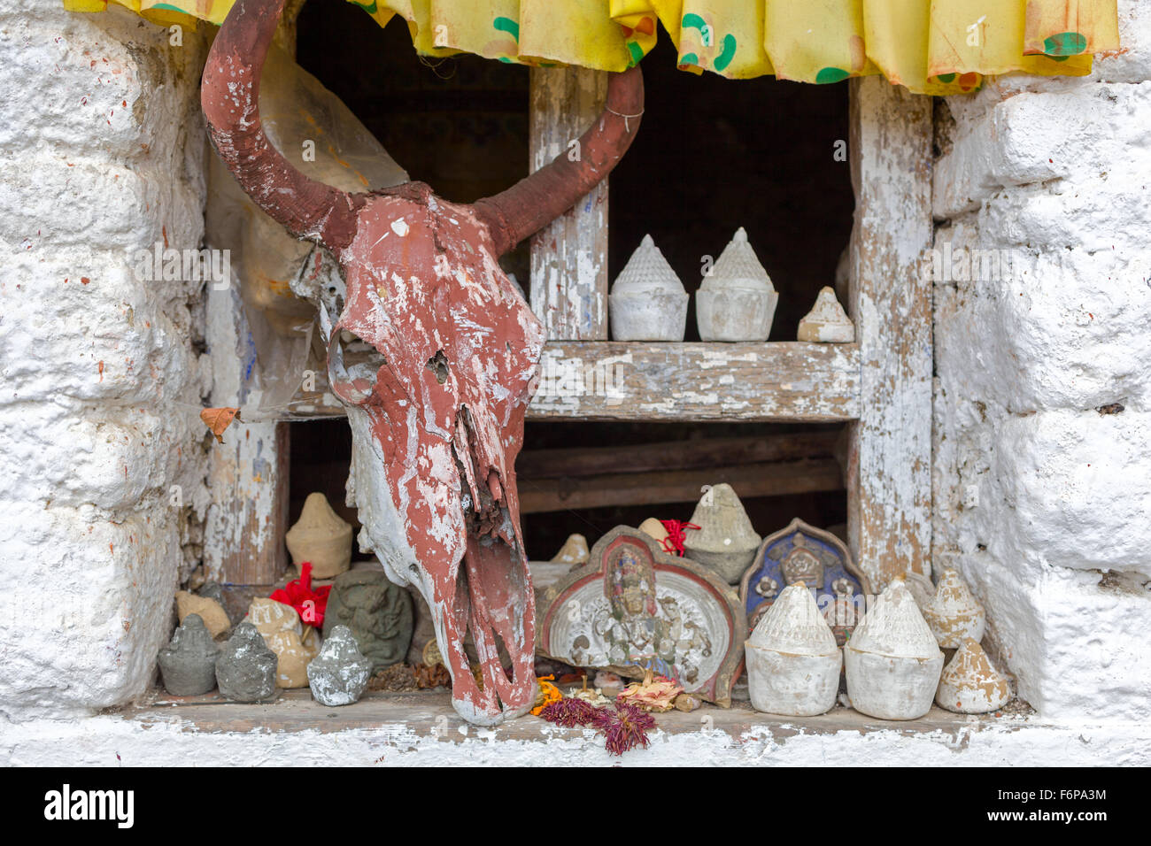 Animistic Ritual Animistic ritual hi-res stock photography and images - Alamy