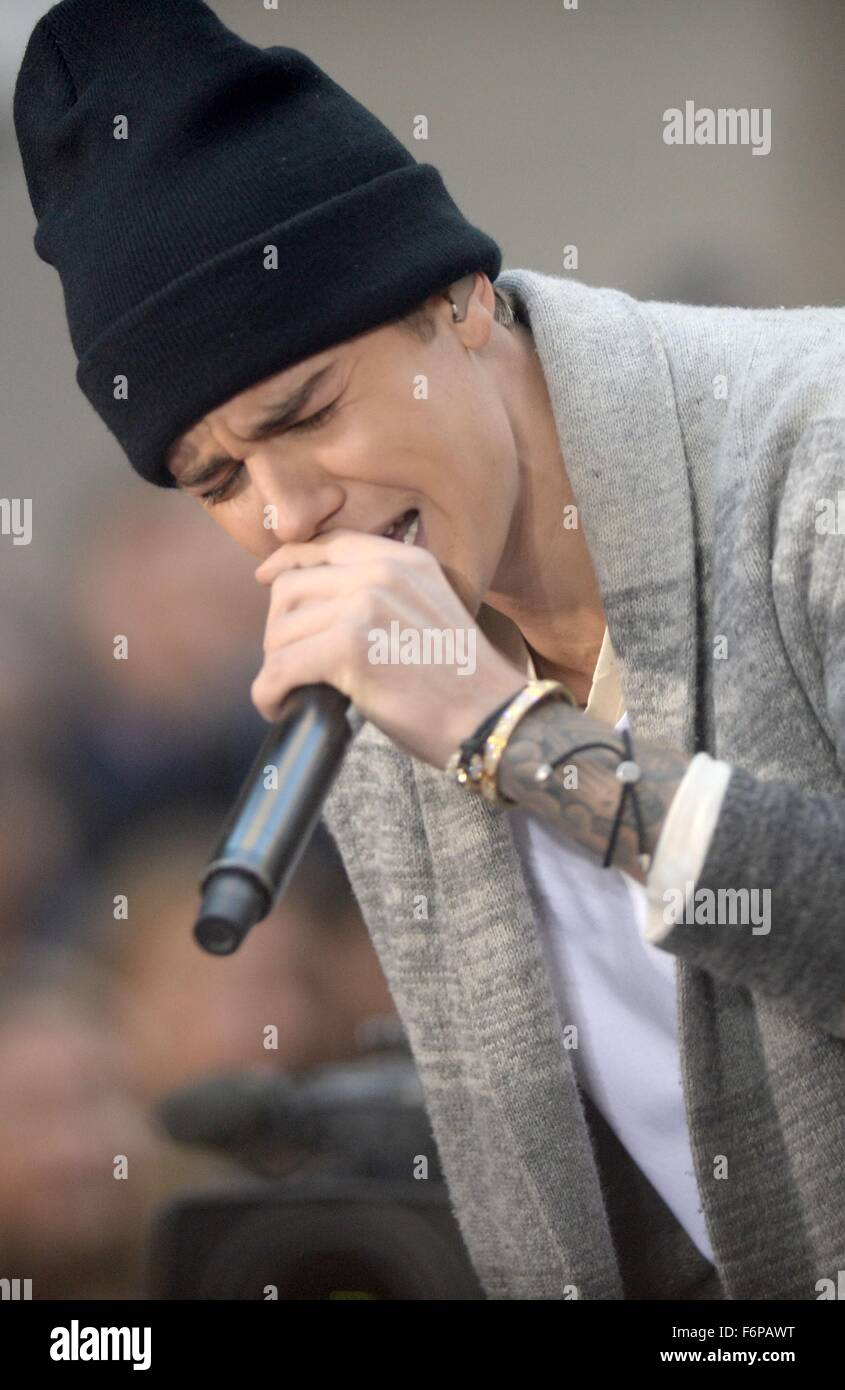 Justin Bieber returns to stage after Ramsay Hunt diagnosis: 'We're back!' - Good Morning America