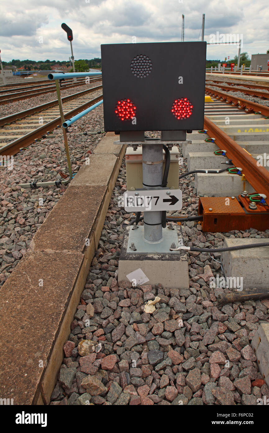 Ground position signal showing two Red LED aspects mounted at the side
