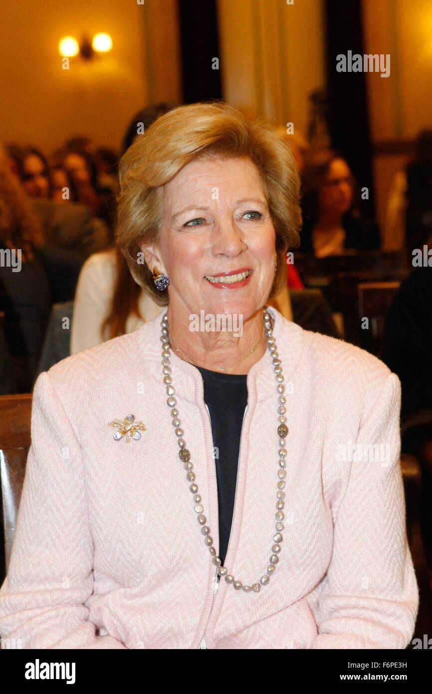 Andrea Elson picture Dorothy Short photo