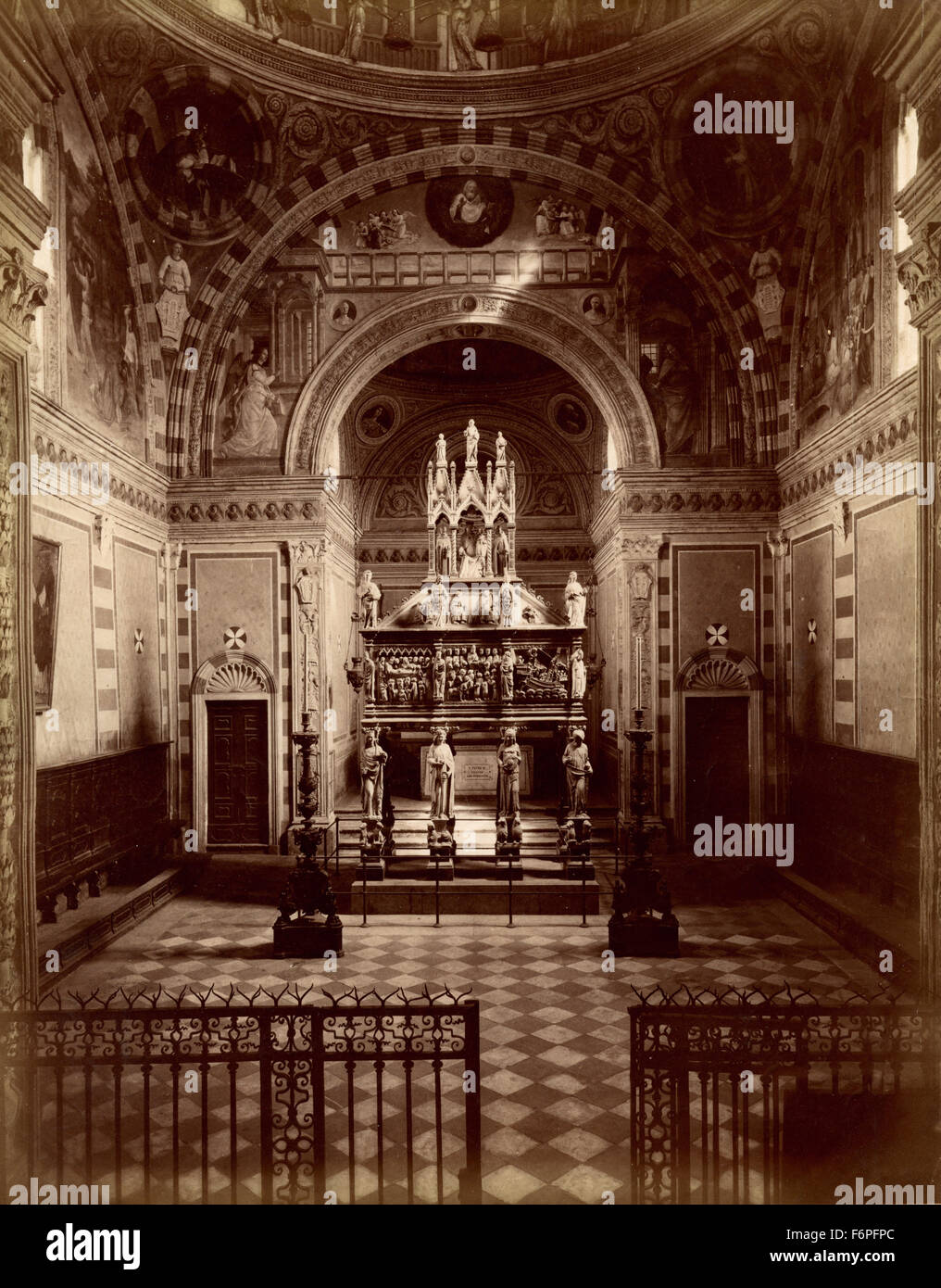 Chapel of St. Peter Martyr, Church di S. Eustorgio, Milan, Italy Stock Photo