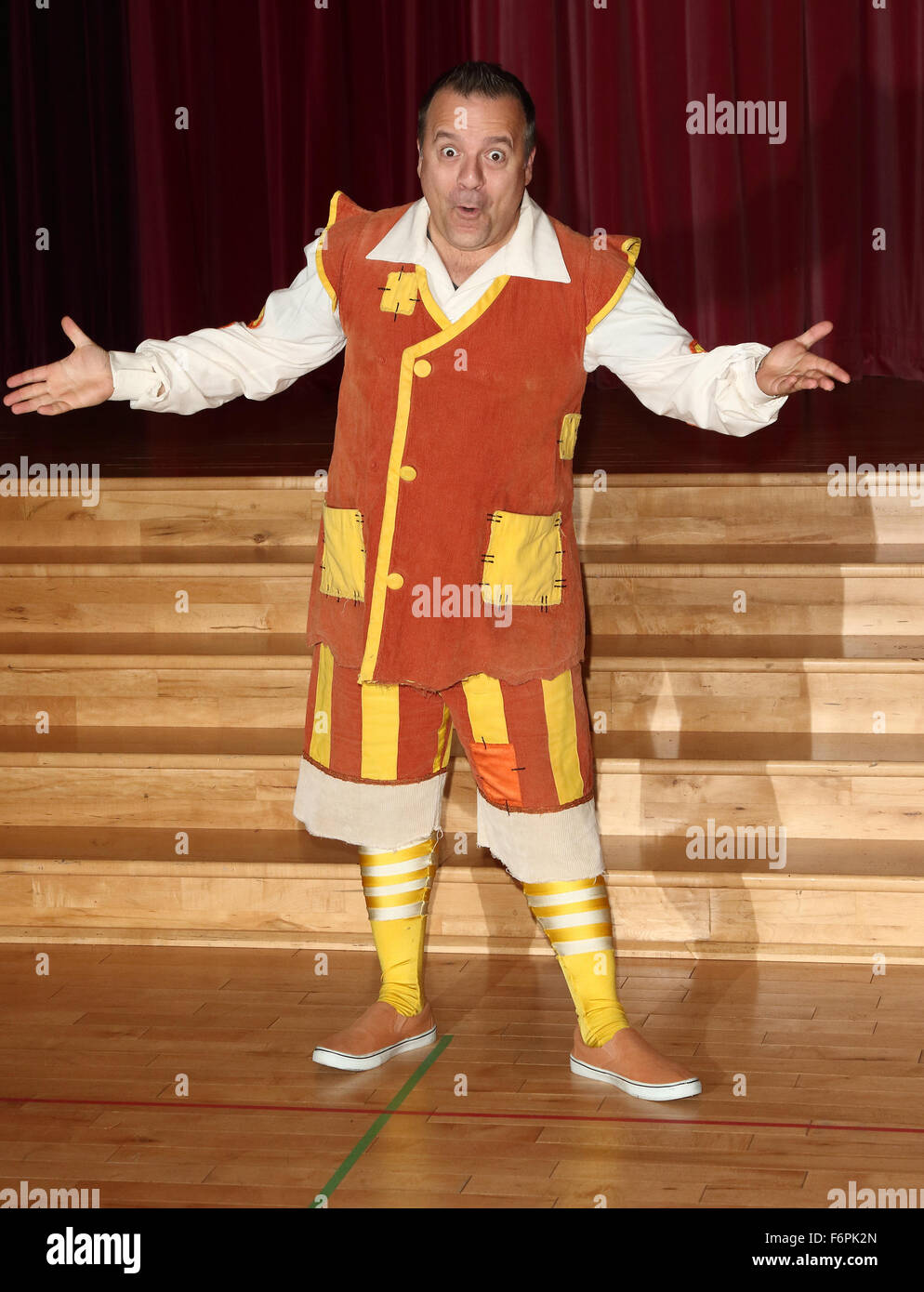 Pantomime Stars Hi res Stock Photography And Images Alamy Pantomime Stars Hi res Stock Photography And Images Alamy