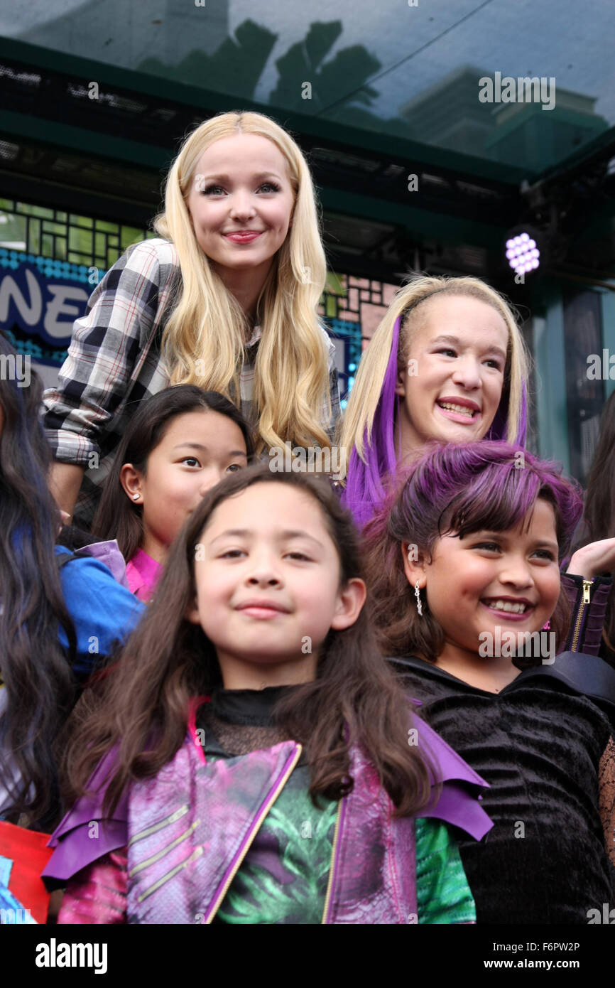 Dove cameron fans stock photography and images - Alamy