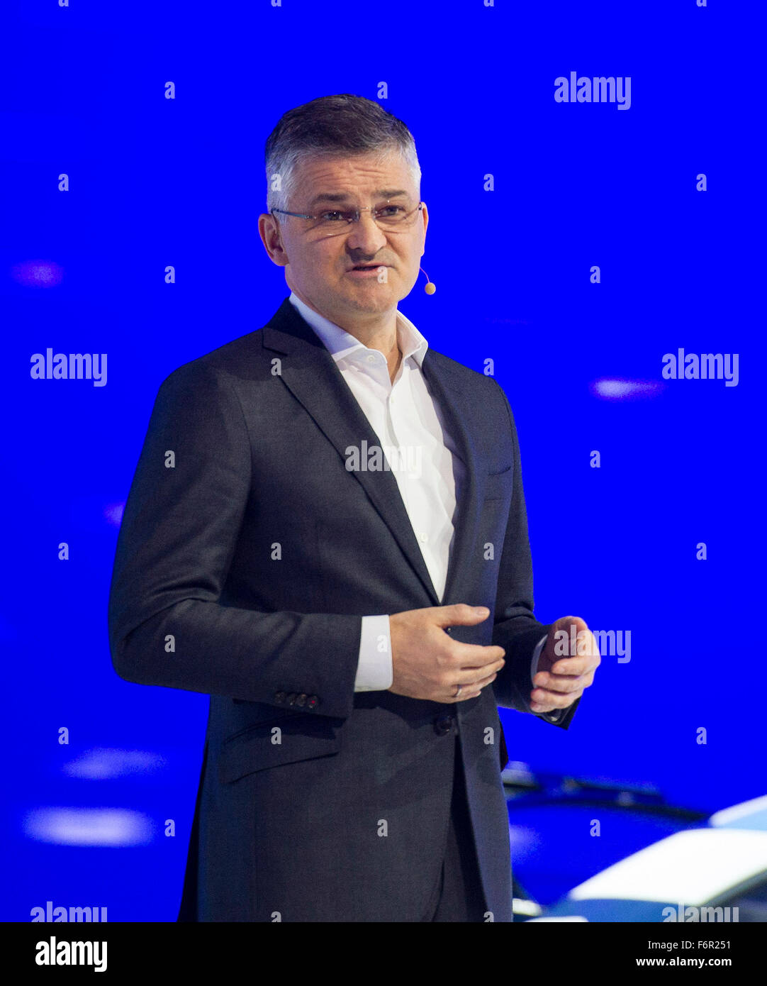 Los Angeles, USA. 18th Nov, 2015. Michael Horn, president and CEO of Volkswagen Group of America, apologizes for Volkswagen's emissions testing scandal at the Los Angeles Auto Show in Los Angeles, the United States, on Nov. 18, 2015. © Yang Lei/Xinhua/Alamy Live News Stock Photo