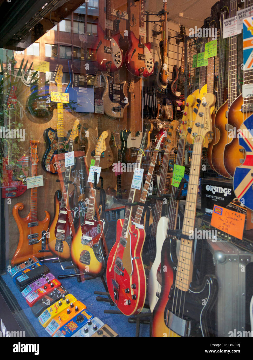 Macari's Musical Instruments - Guitar shop on Charing Cross Road Stock  Photo - Alamy