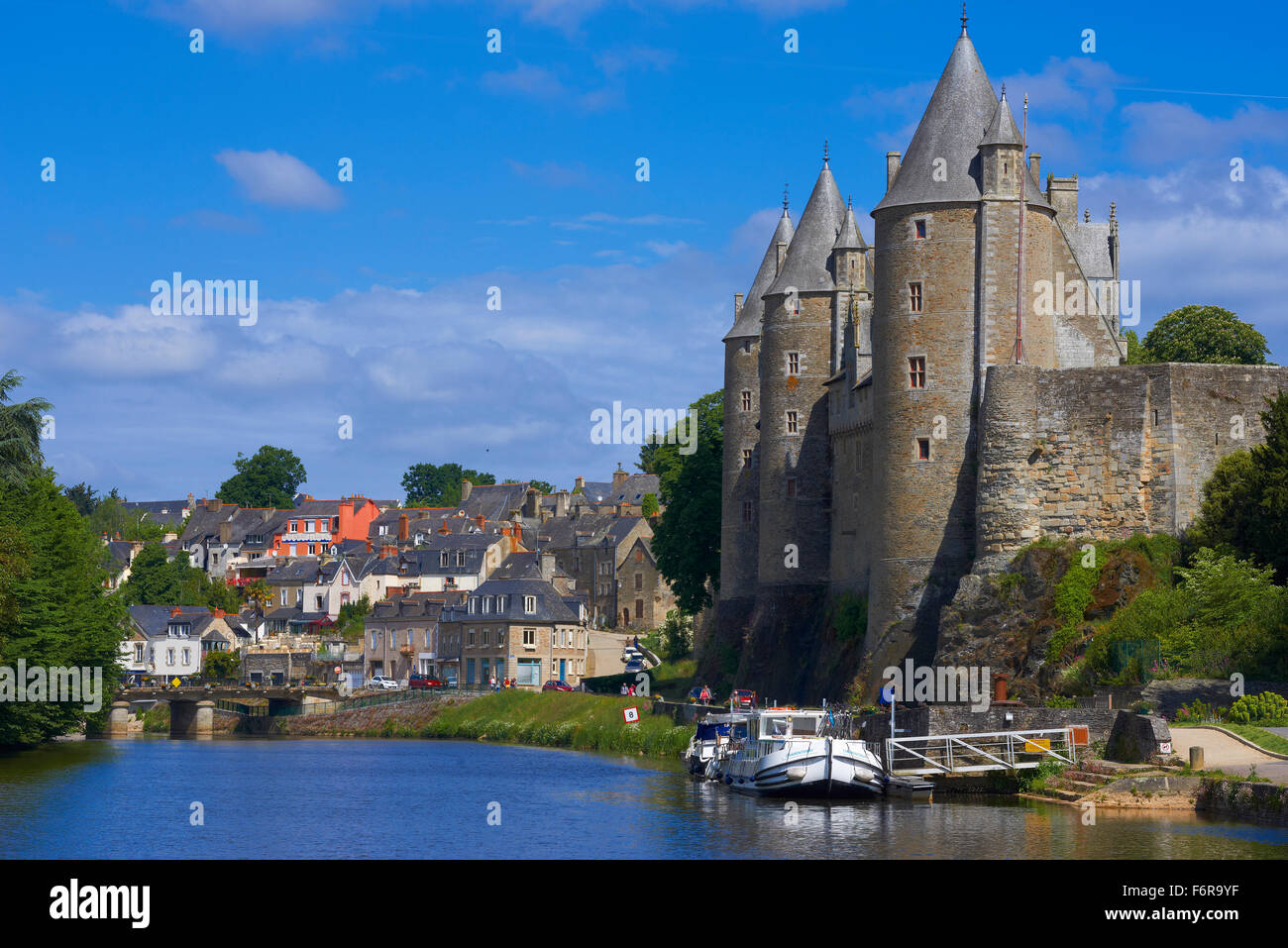 Josselin Castle with the Oust river, Canal de Nantes à Brest, canal between Nantes and Brest, Josselin, Pontivy, Morbihan Stock Photo