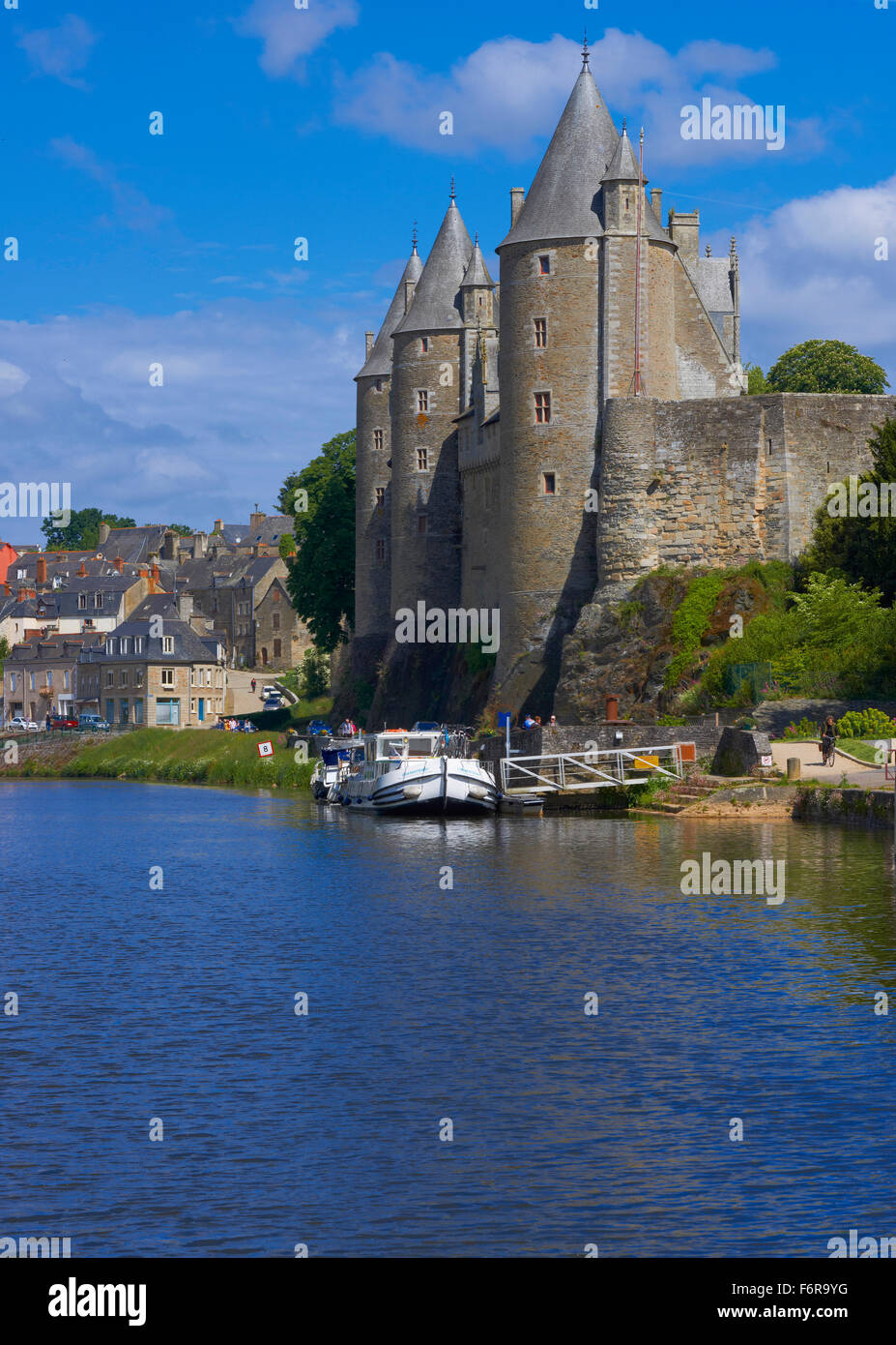 Josselin Castle with the Oust river, Canal de Nantes à Brest, canal between Nantes and Brest, Josselin, Pontivy, Morbihan Stock Photo